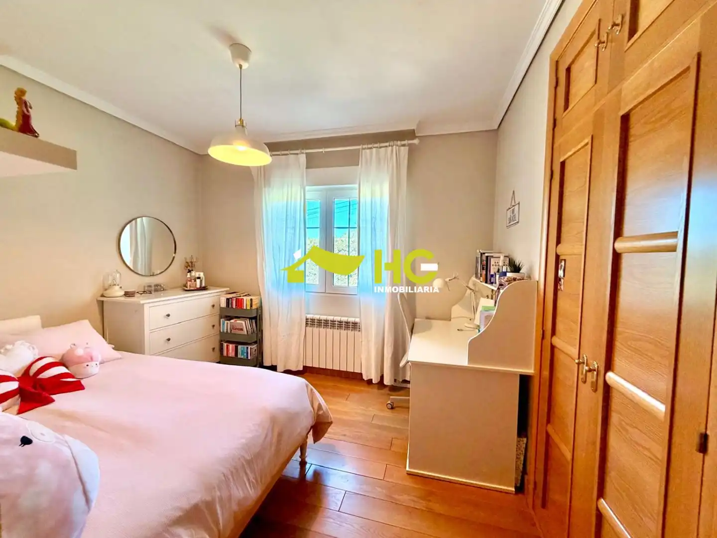 Habitación de Casa o chalet en venta en Villaviciosa de Odón con Aire acondicionado, Calefacción y Jardín privado