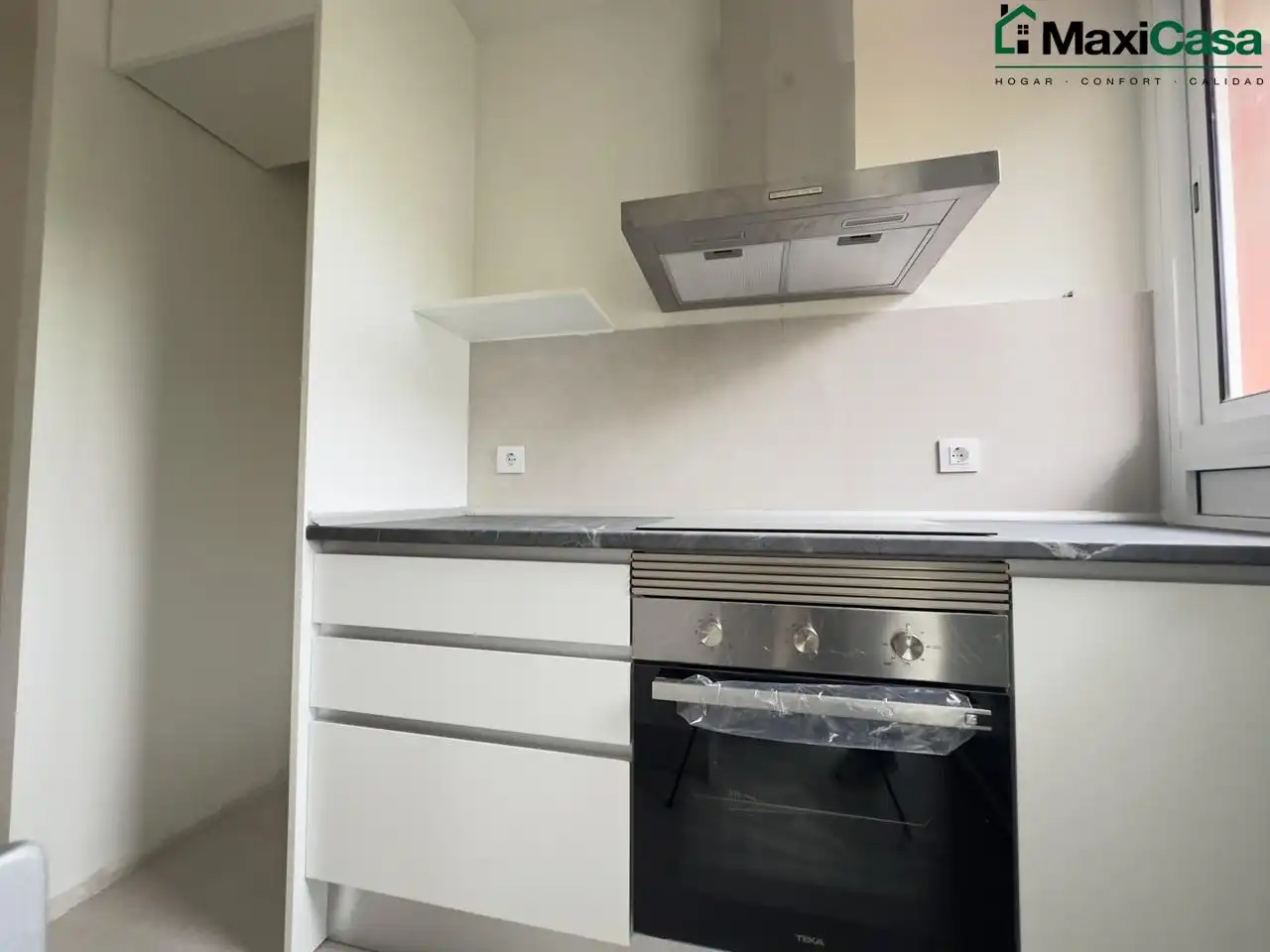 Cuina de Pis en venda en Barcelona amb Aire condicionat, Parquet i Terrassa