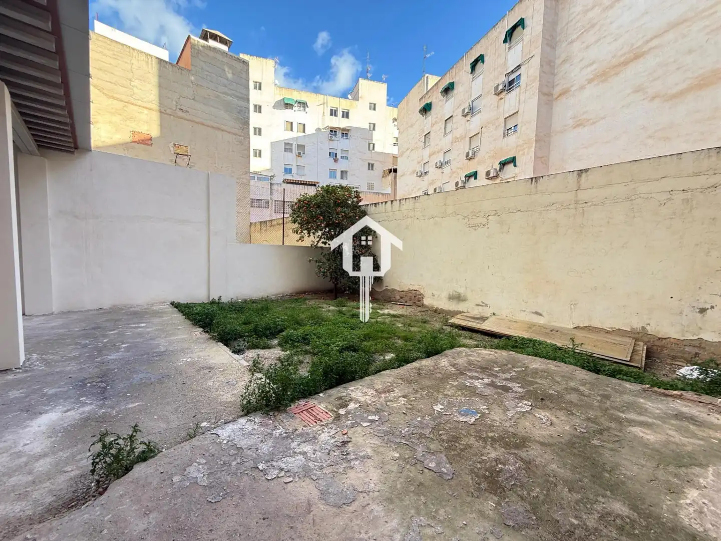 LOCAL EN VENTA EN ALICANTE, 222m2, PATIO Y DOS PLANTAS. EN PLENA AVENIDA ALCOY, imatge 5