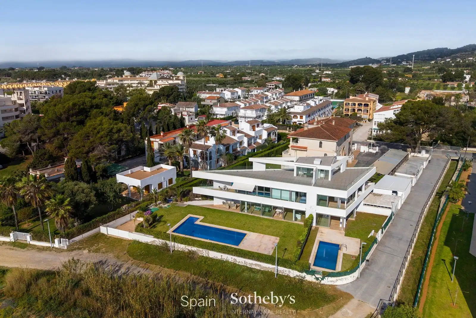 Außenansicht von Einfamilien-Reihenhaus zum Verkauf in Alcalà de Xivert mit Klimaanlage, Heizung und Privatgarten