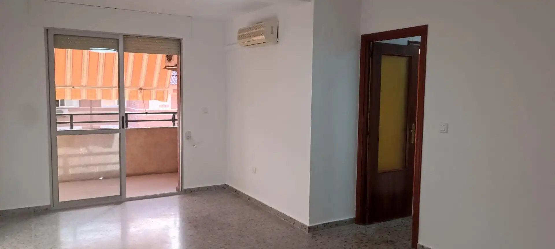 Flat for rent in Murcia  with Air Conditioner, Private garden and Terrace