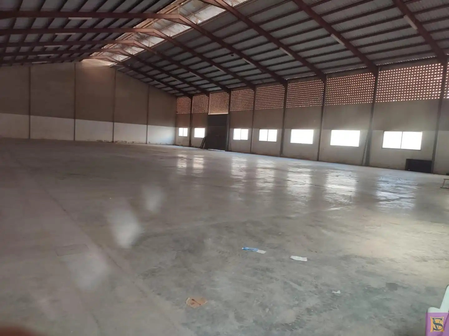 Fabrikhallen zur Miete in La Pobla de Vallbona