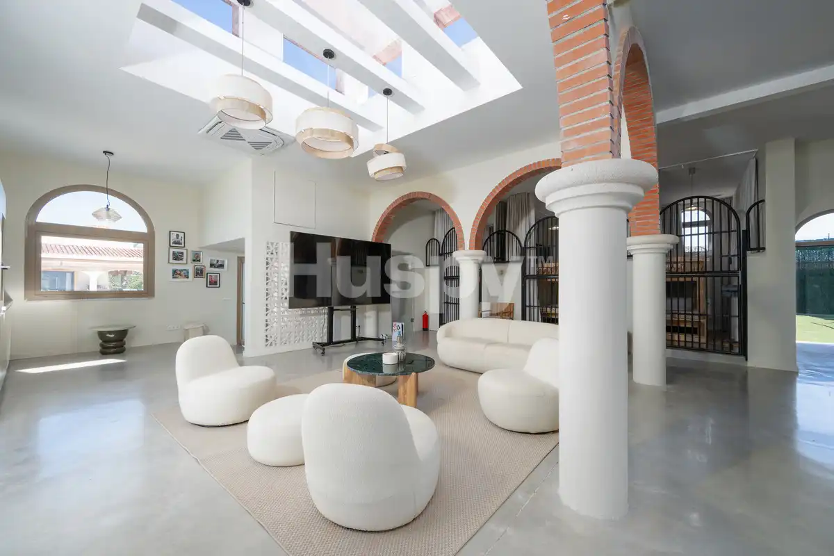 Sala d'estar de Casa o xalet en venda en Elche / Elx amb Aire condicionat, Calefacció i Jardí privat
