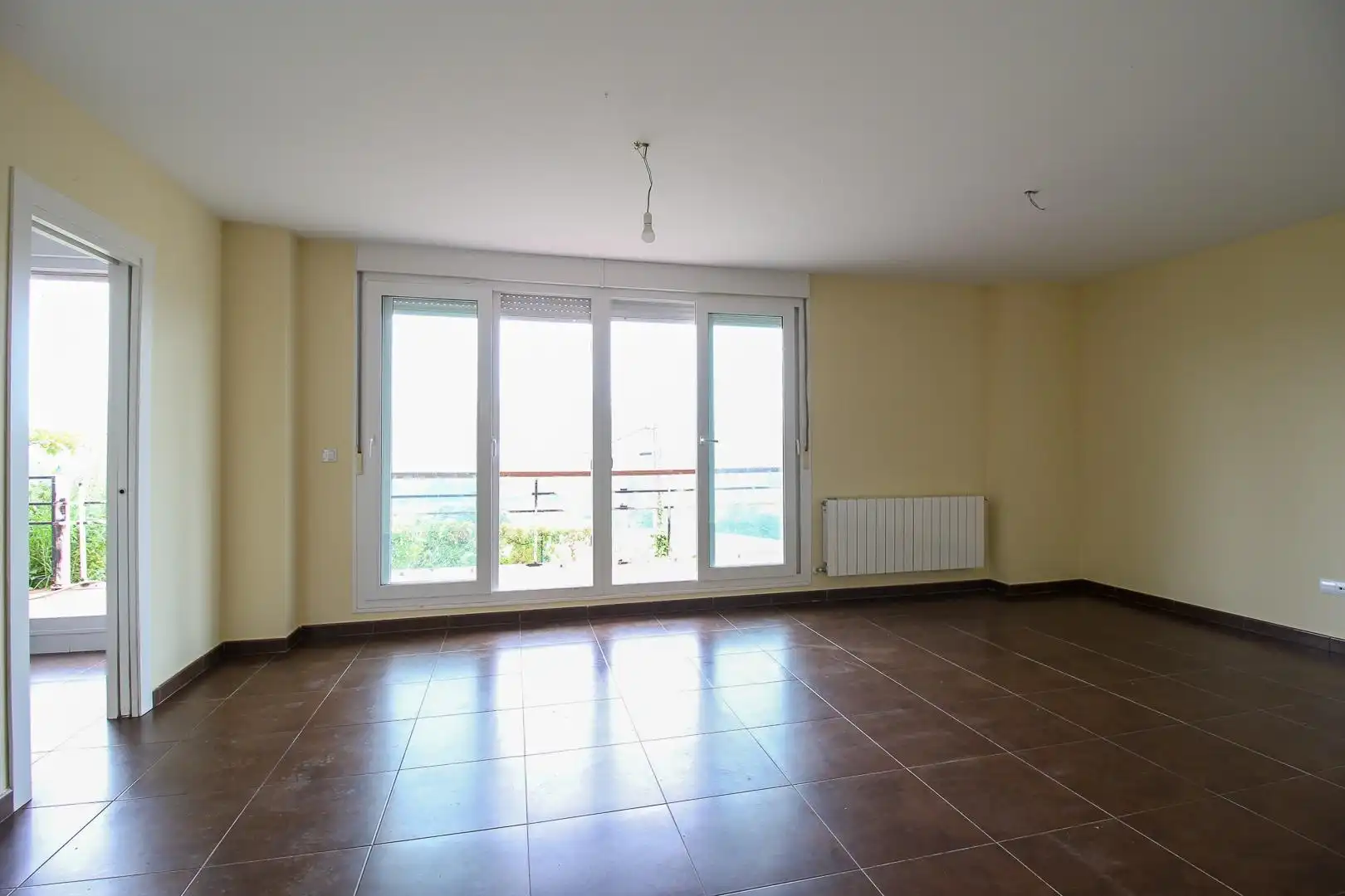 Sala d'estar de Casa adosada en venda en Hazas de Cesto amb Calefacció, Jardí privat i Parquet