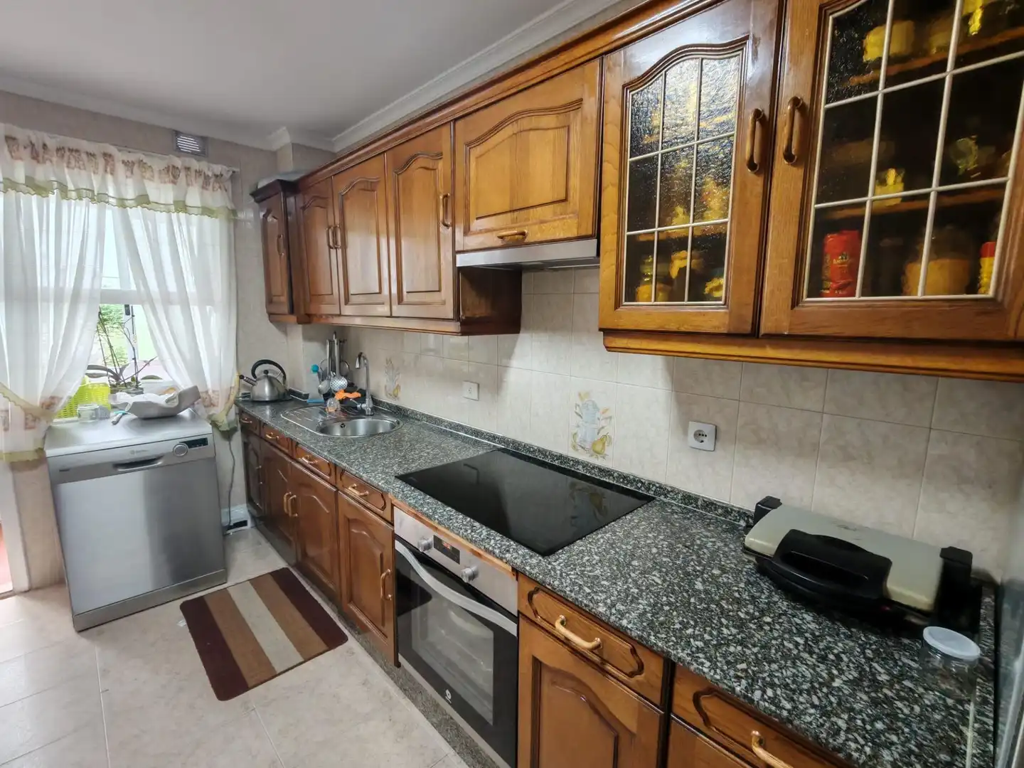 Cocina de Piso en venta en Vigo  con Trastero y Balcón