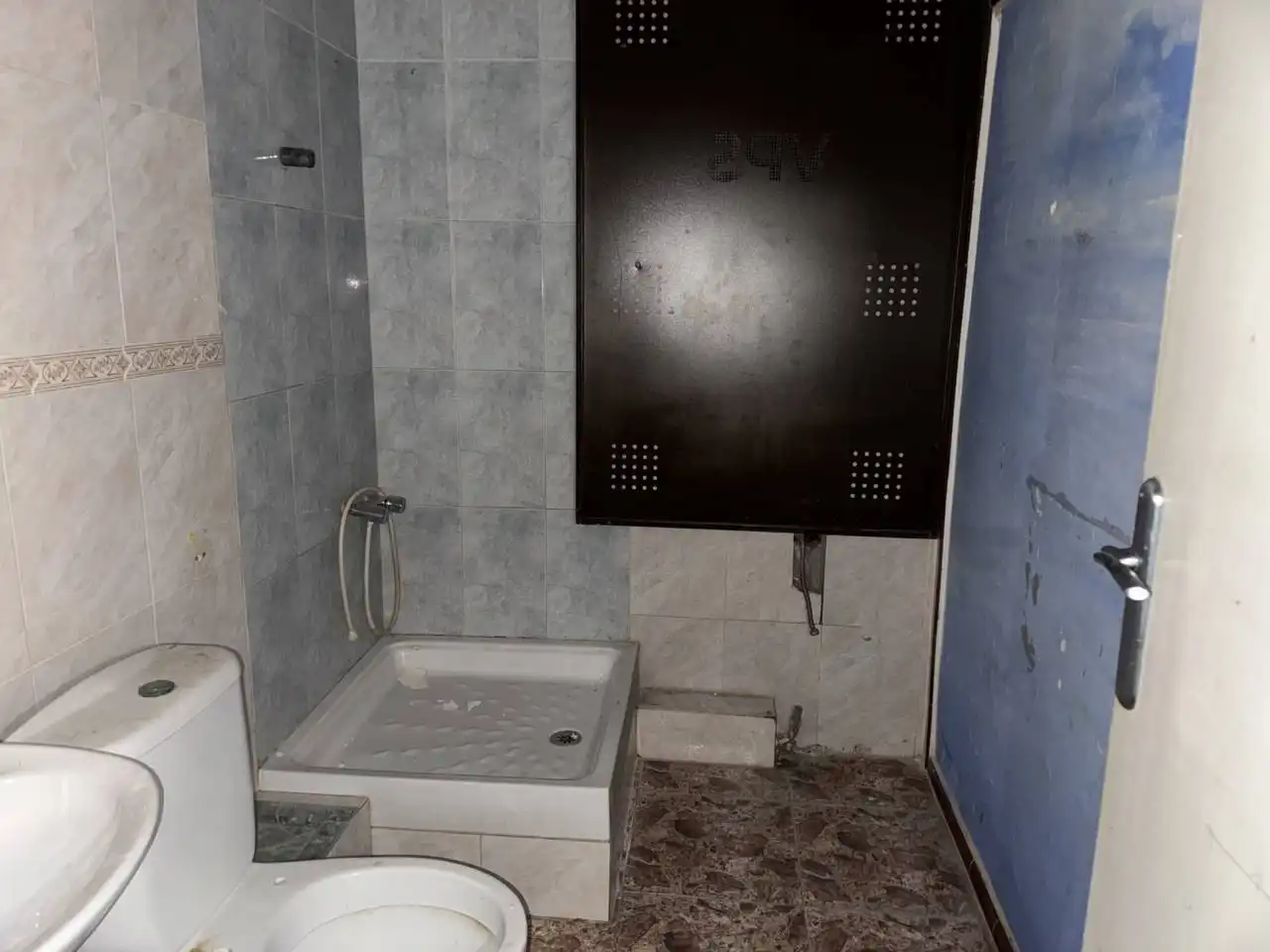 Bathroom of Flat for sale in Sabadell