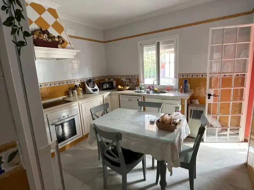 Chalet con piscina en venta en Calle Miguel de Cervantes 13, imagen 23