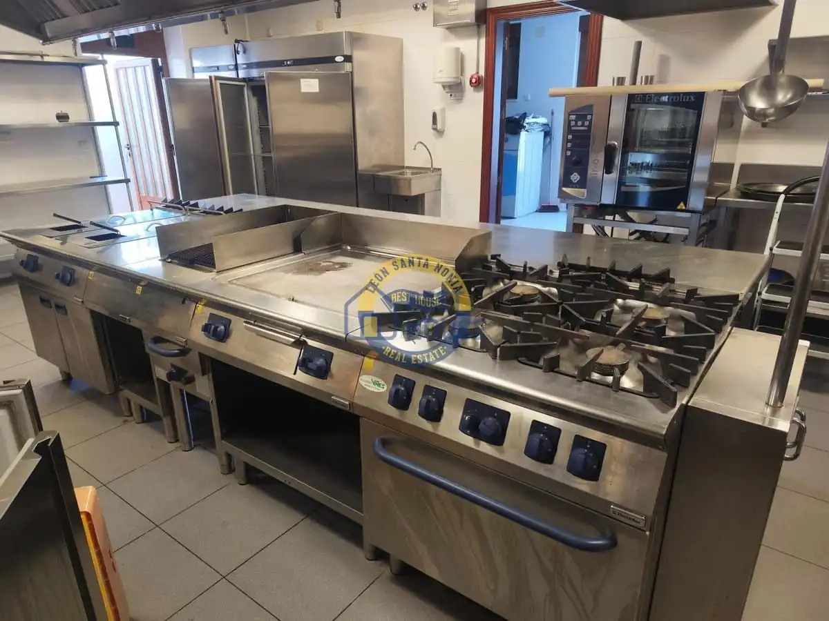Kitchen of Commercial properties for sale in Villamañán  with Air Conditioner, Parquet flooring and Terrace