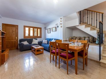 Maison mitoyenne avec balcon à vendre à Llevant