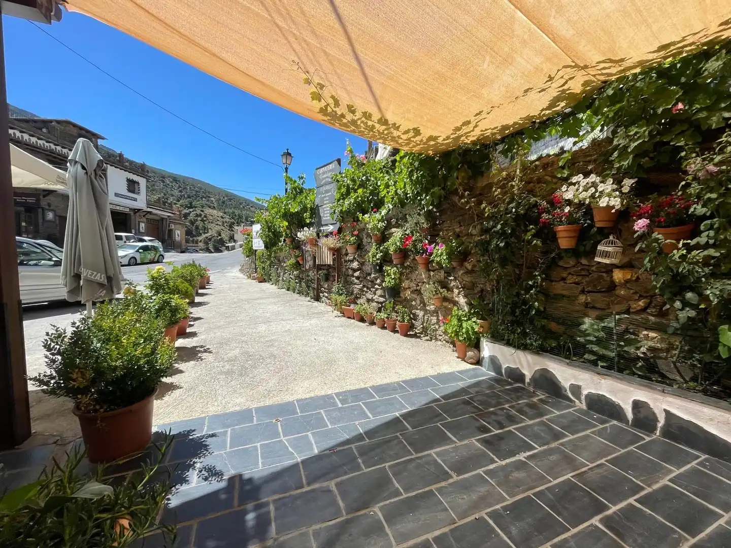 Außenansicht von Geschaftsraum zum Verkauf in Trevélez mit Terrasse und Möbliert