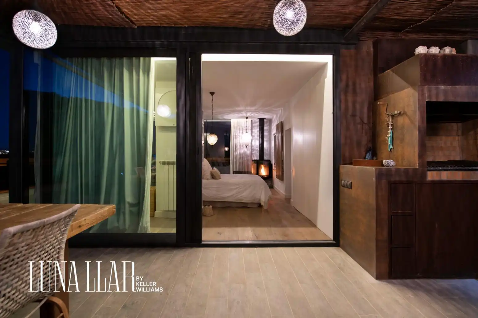 Schlafzimmer von Dachboden zum Verkauf in Gavà mit Heizung, Parkett und Terrasse