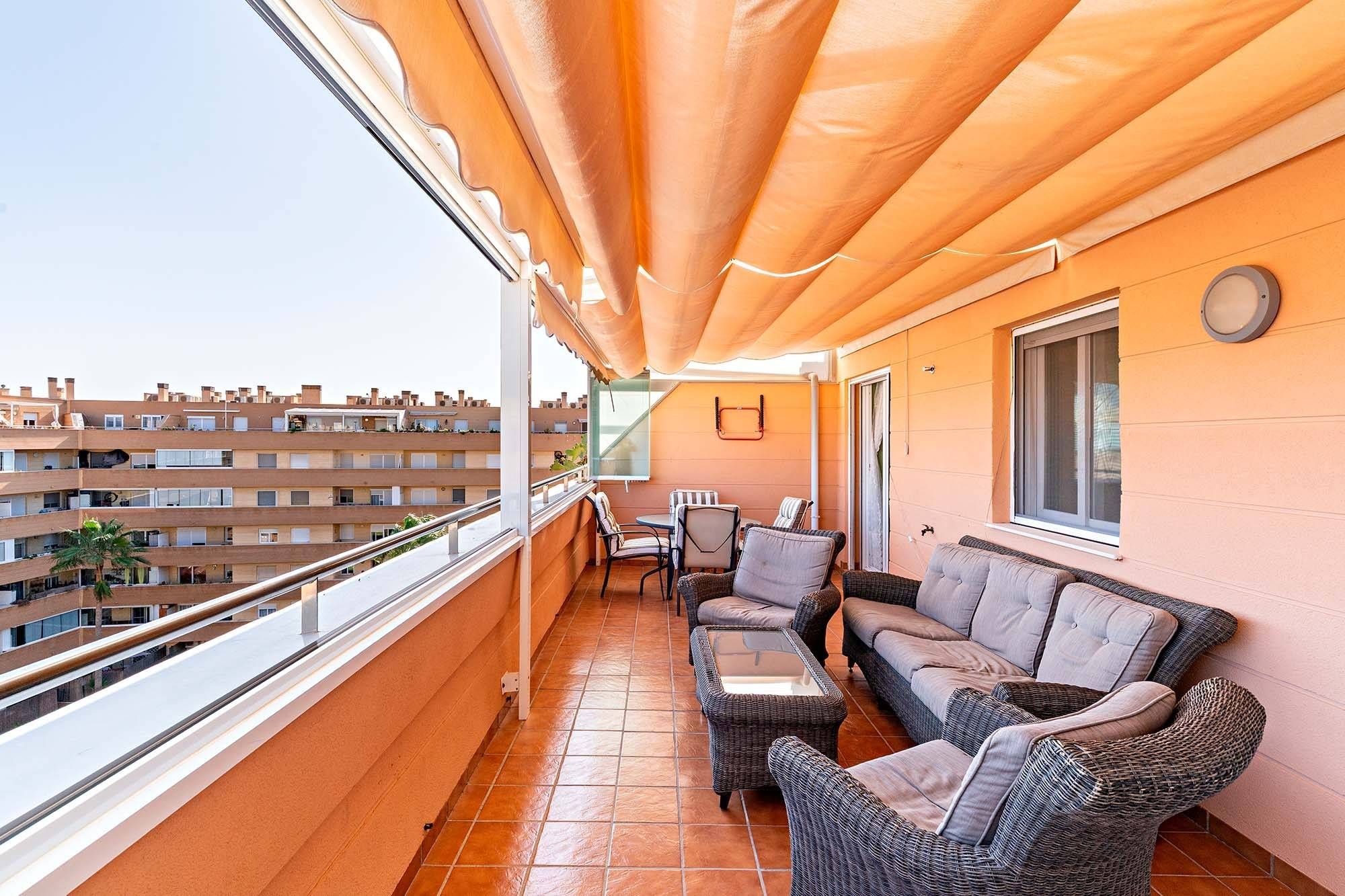 Terrassa de Àtic en venda en Roquetas de Mar amb Aire condicionat, Calefacció i Jardí privat