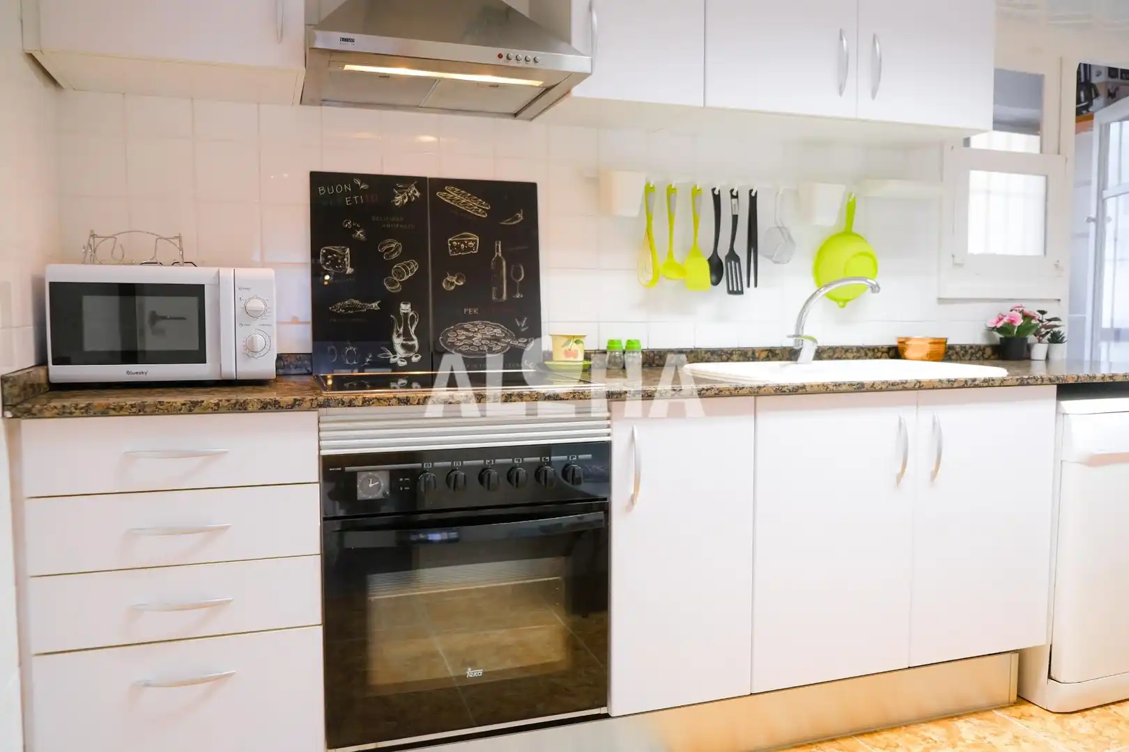 Cocina de Apartamento de alquiler en Moncada con Amueblado y Balcón