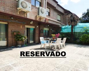 Terrassa de Casa adosada en venda en Móstoles amb Calefacció, Jardí privat i Terrassa