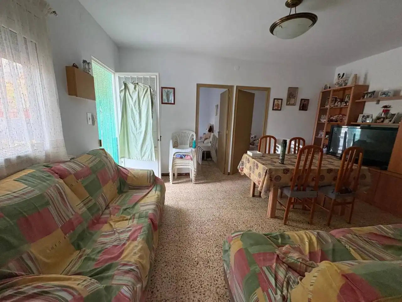 Sala d'estar de Casa o xalet en venda en Olesa de Montserrat amb Aire condicionat, Jardí privat i Terrassa
