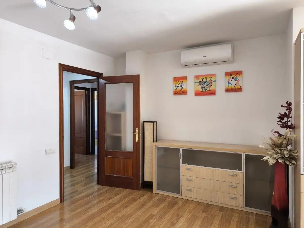 Flat with balcony for sale in VIOLANT D'HONGRIA, imagen 6