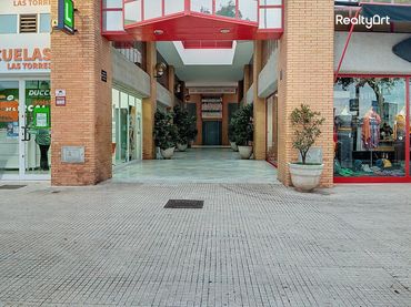 Locale commerciale in affitto a Ciudad Expo