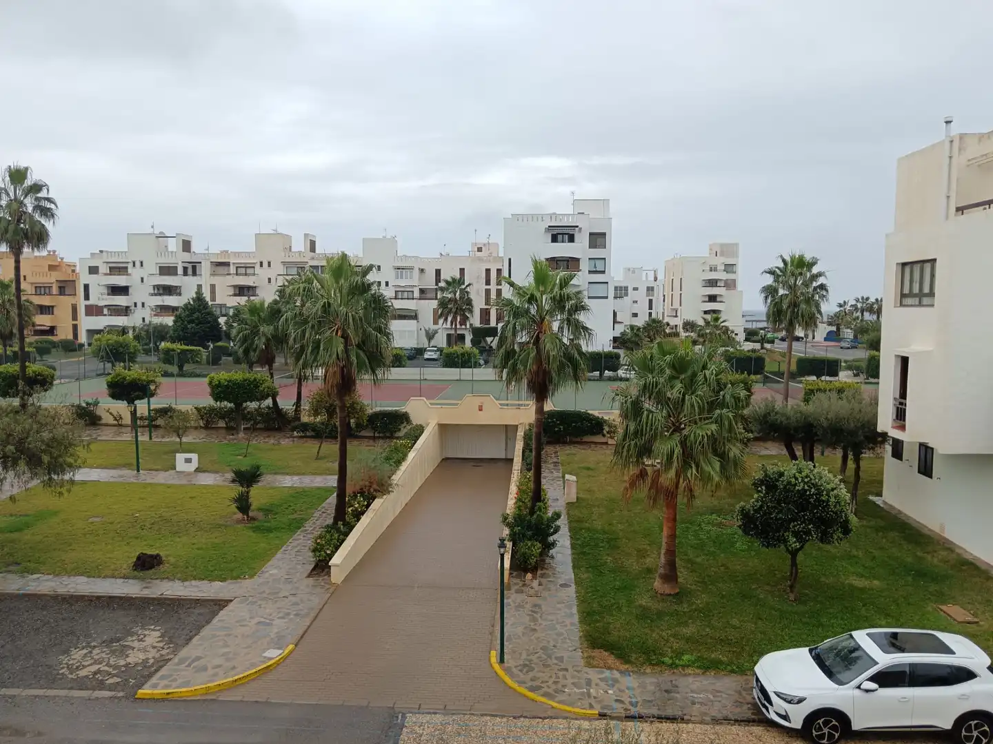 Vista exterior de Dúplex en venta en El Ejido con Parquet, Horno y Microondas