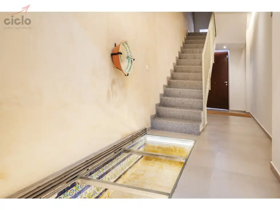 Flat for sale in Sevilla  with Terrace, Swimming Pool and Furnished