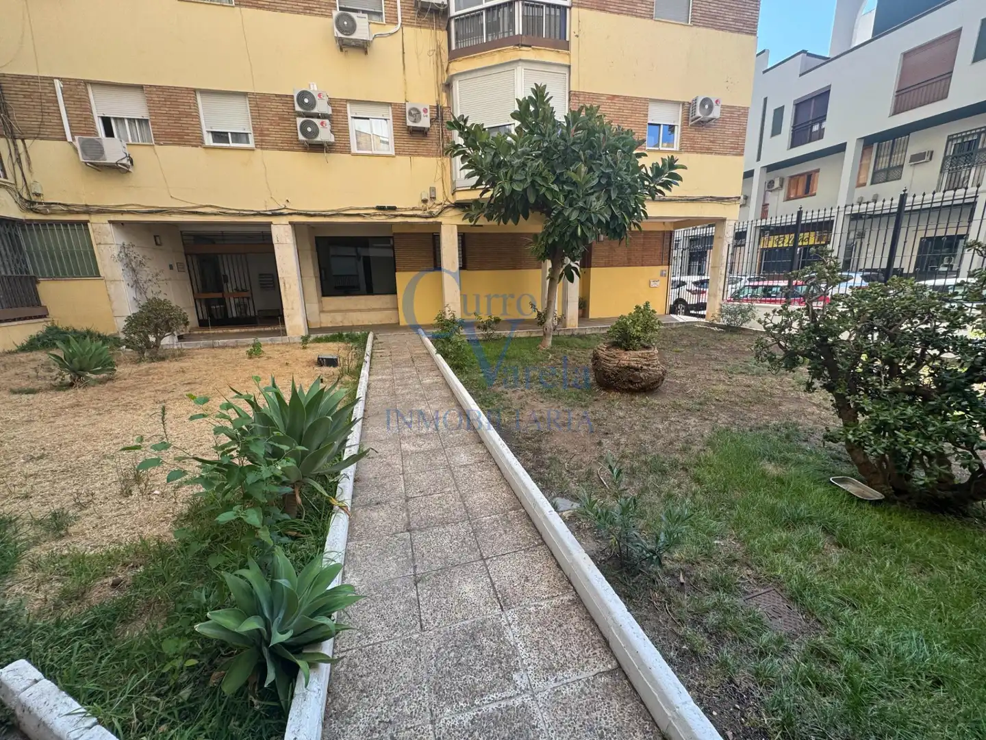 Vista exterior de Pis en venda en Dos Hermanas amb Aire condicionat i Calefacció