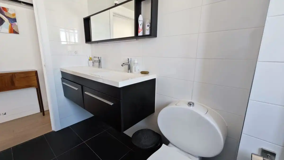 Bathroom of Flat for rent in Elche / Elx  with Air Conditioner, Heating and Parquet flooring