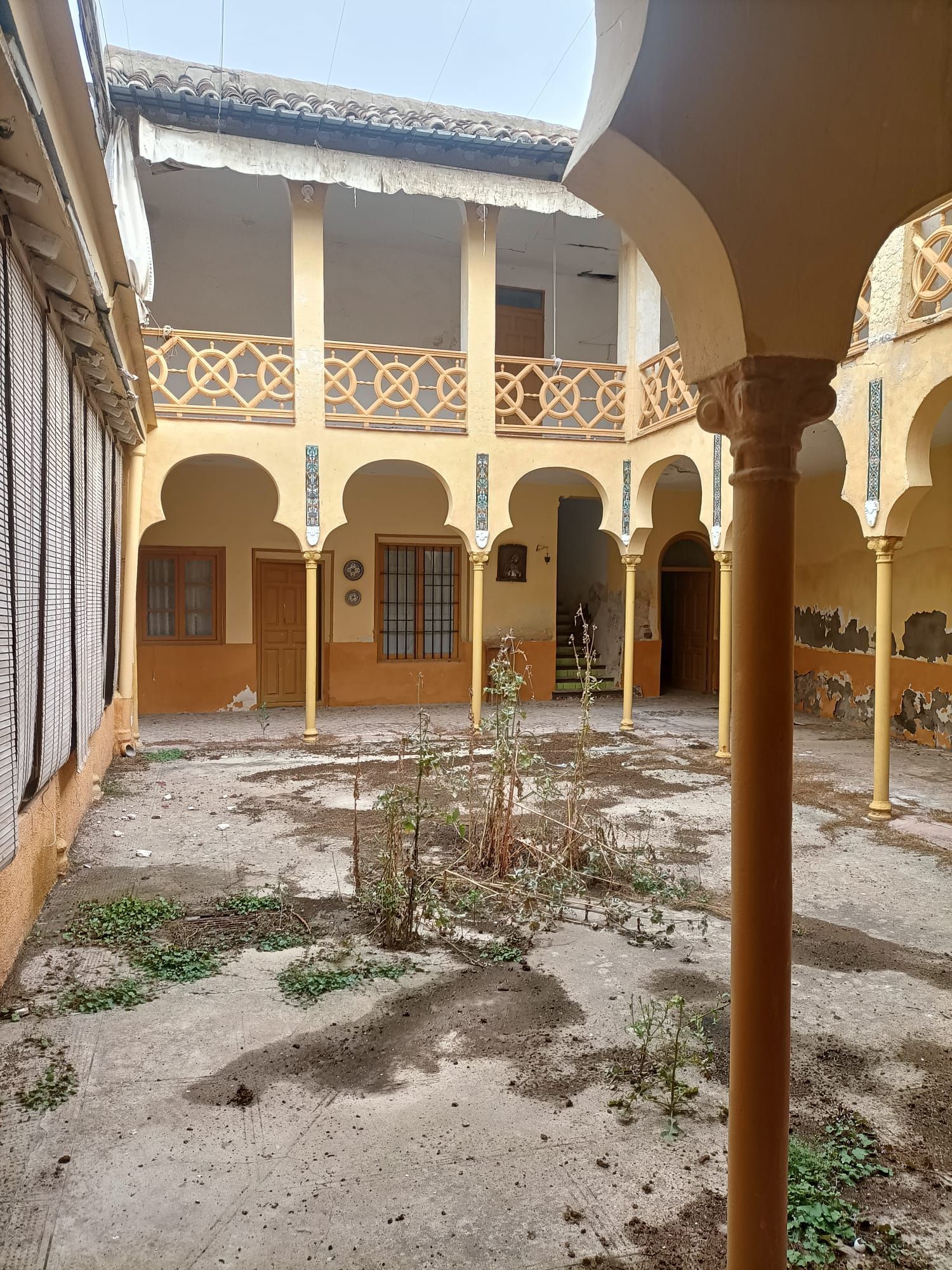 Exterior view of House or chalet for sale in Mascaraque  with Swimming Pool