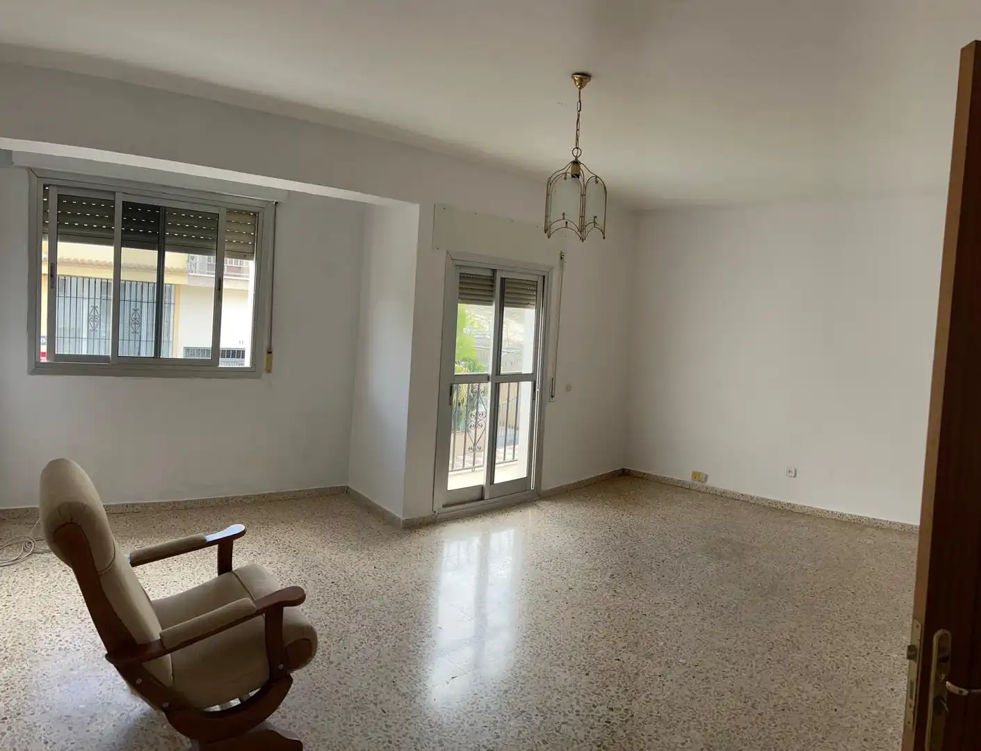 Sala de estar de Casa adosada en venta en Lucena con Terraza, Trastero y Balcón