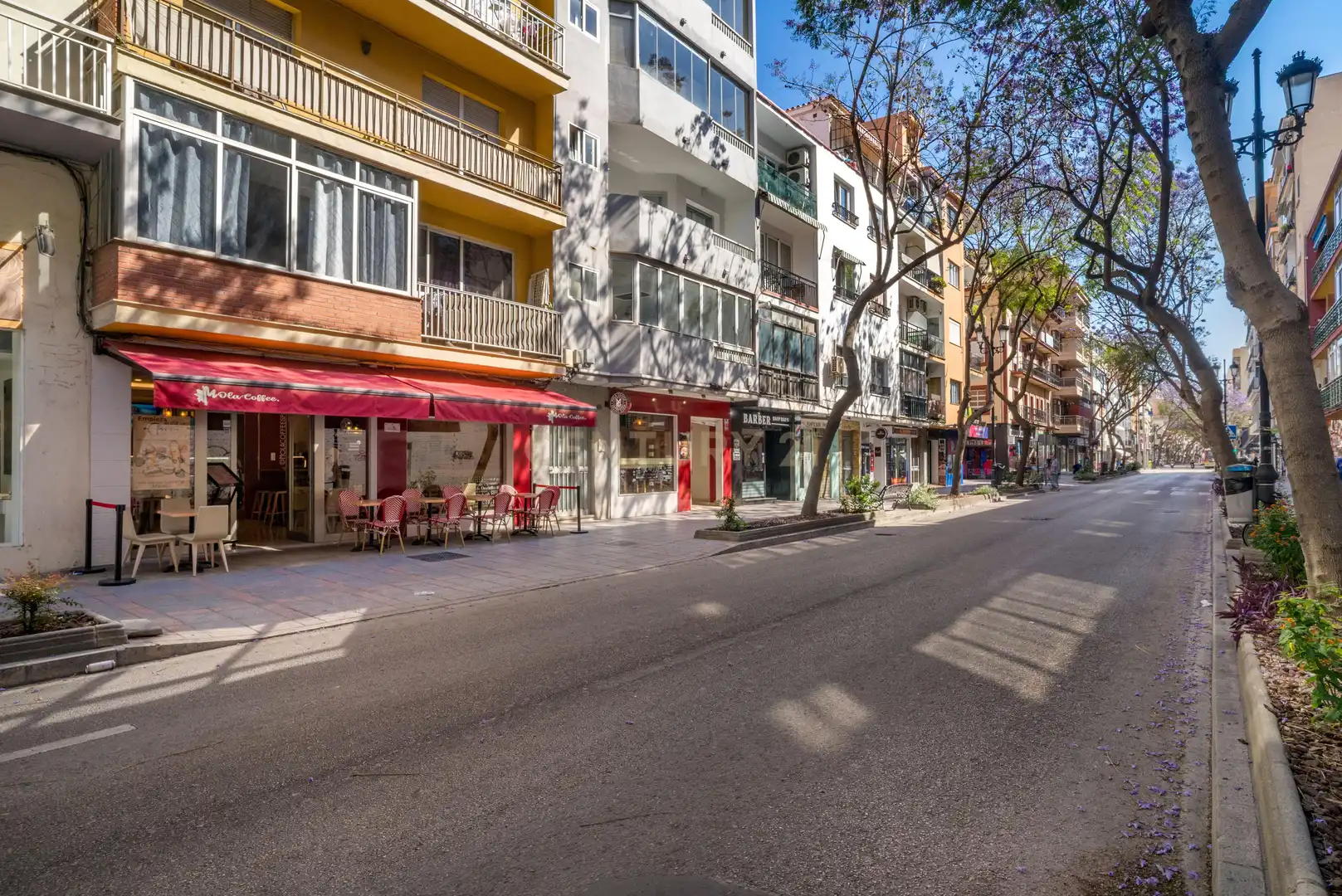 Vista exterior de Local en venda en Fuengirola amb Aire condicionat