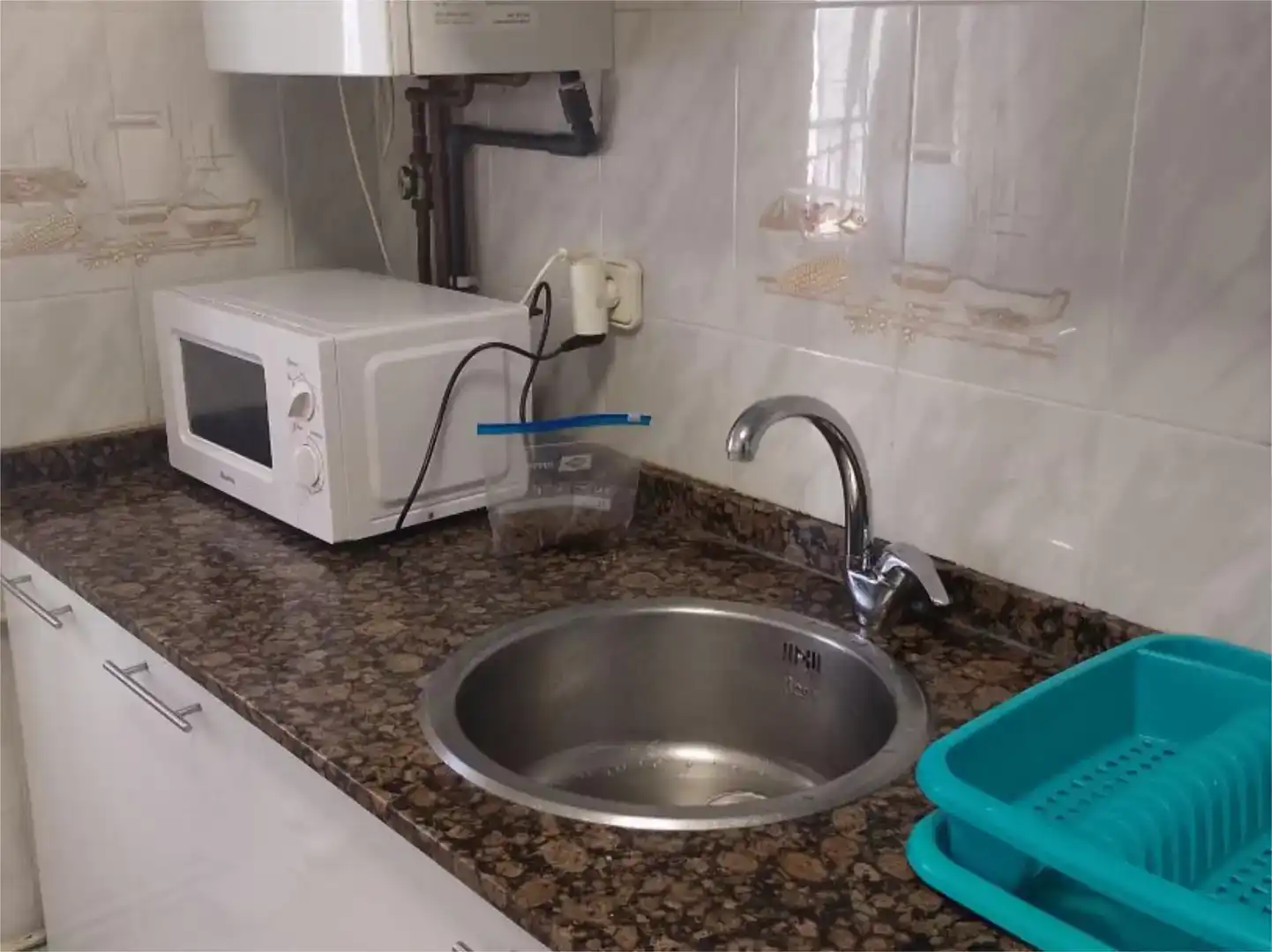 Kitchen of Flat for rent in Gijón   with Parquet flooring, Furnished and Oven