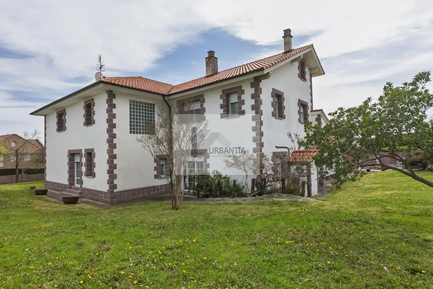 Vista exterior de Casa o chalet en venta en Berrioplano / Berriobeiti con Aire acondicionado, Calefacción y Jardín privado