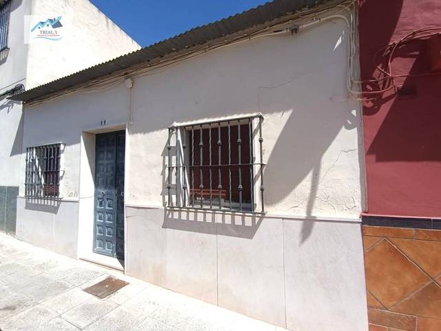Casa-chalet en Venta en Calle GUINEA en Puente Genil