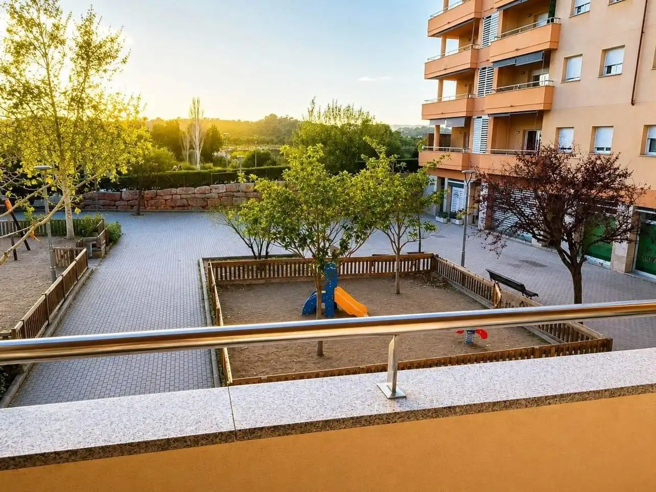 Flat with terrace for sale in Nucli Urbà, imagen 3