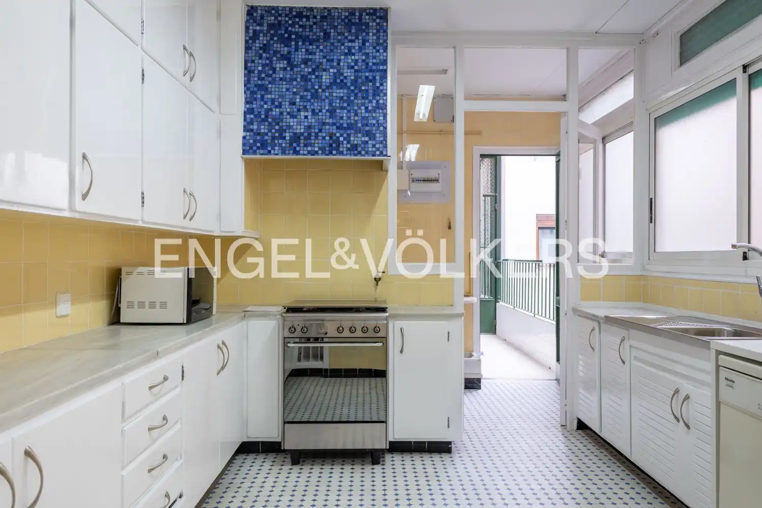 Küche von Wohnung zur Miete in Valencia mit Klimaanlage, Heizung und Terrasse