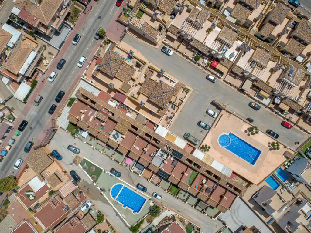 Vista exterior de Casa adosada en venda en Torrevieja amb Aire condicionat, Moblat i Forn
