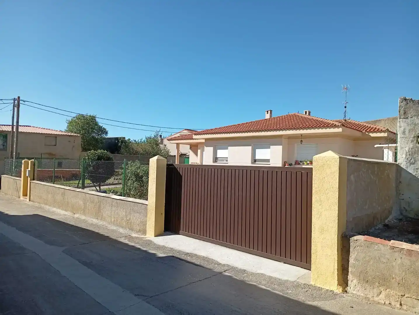 Vista exterior de Casa o chalet en venta en Pozoantiguo con Jardín privado y Amueblado