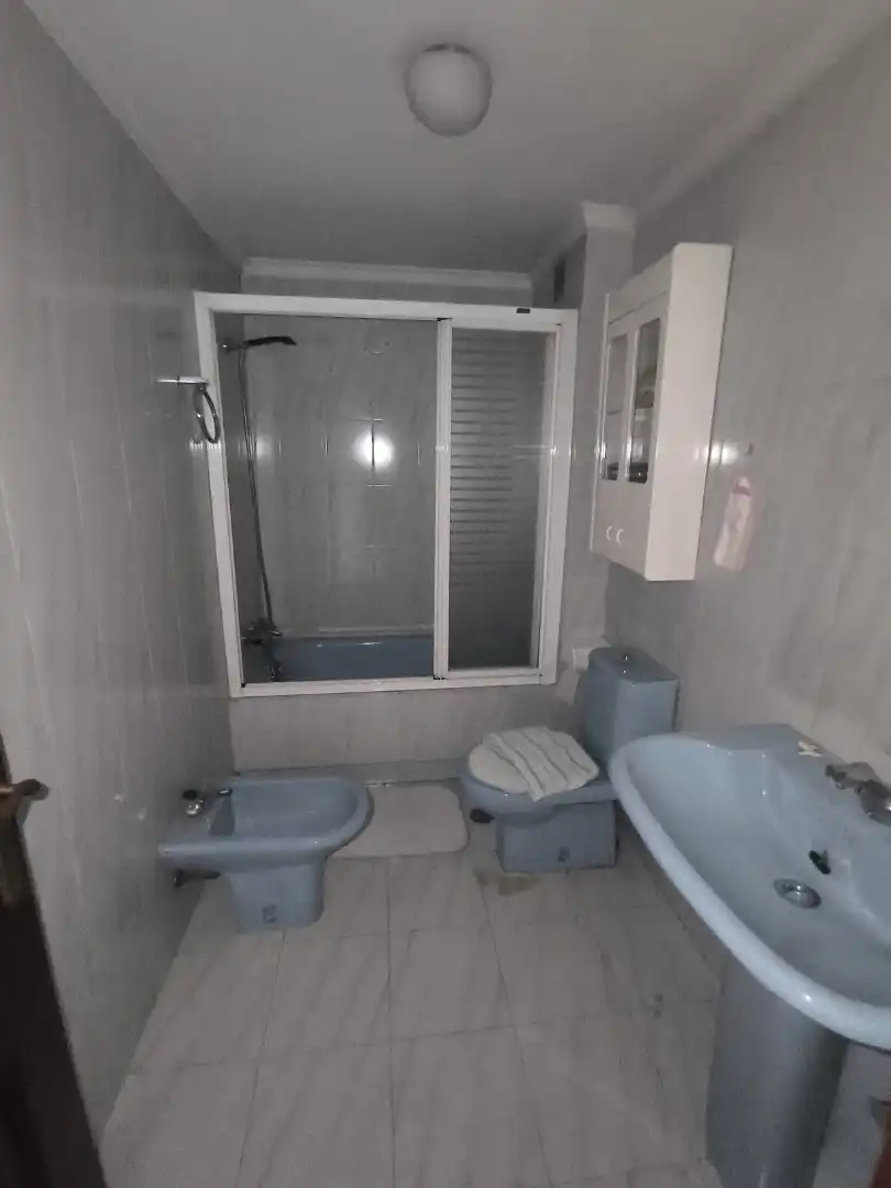 Baño de Piso en venta en Pontevedra Capital  con Calefacción, Parquet y Trastero