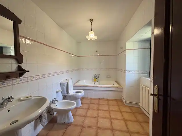 Bany de Casa o xalet de lloguer en Valdoviño amb Calefacció, Jardí privat i Parquet