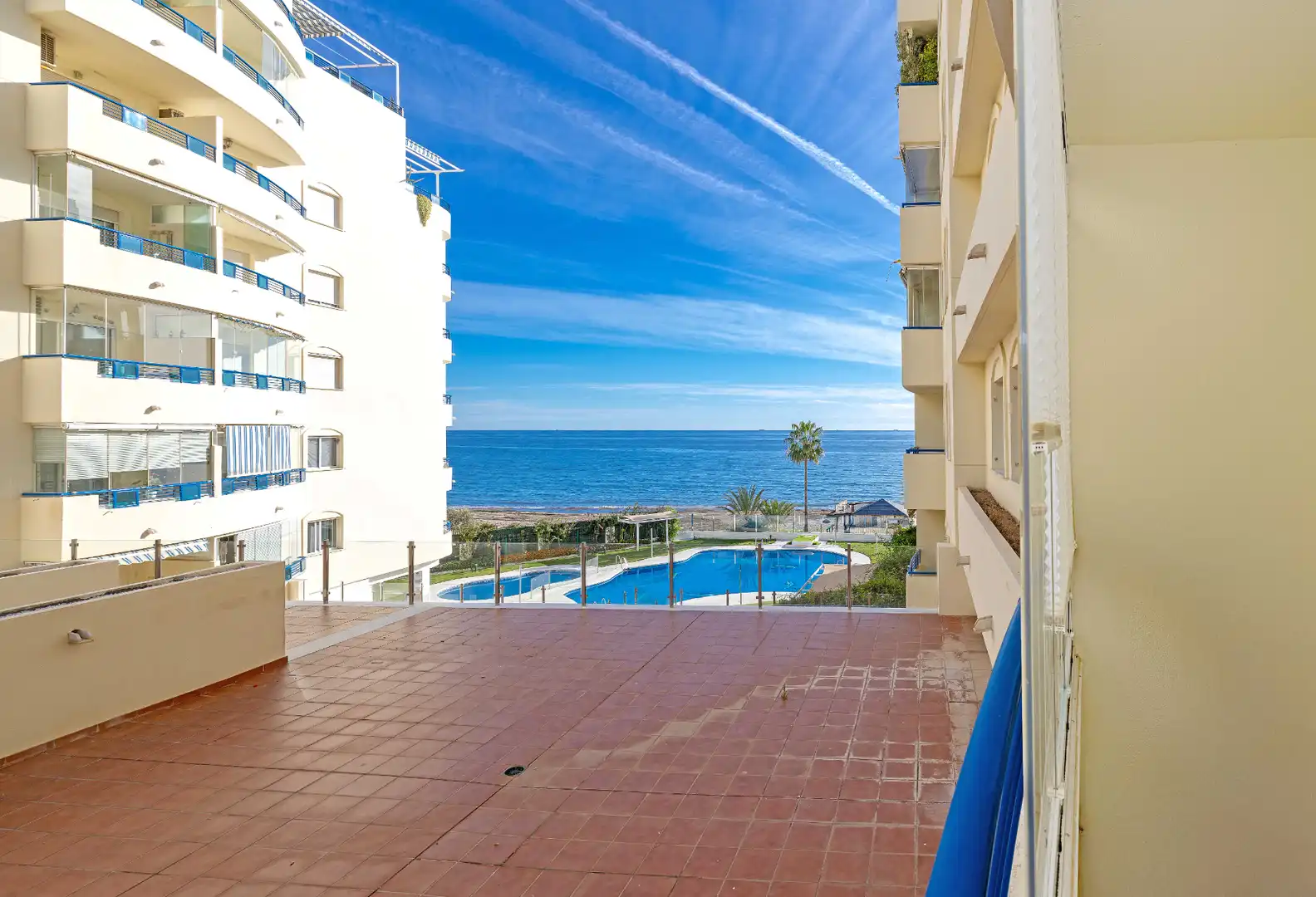 Dormitori de Pis en venda en Marbella amb Aire condicionat, Terrassa i Piscina comunitària