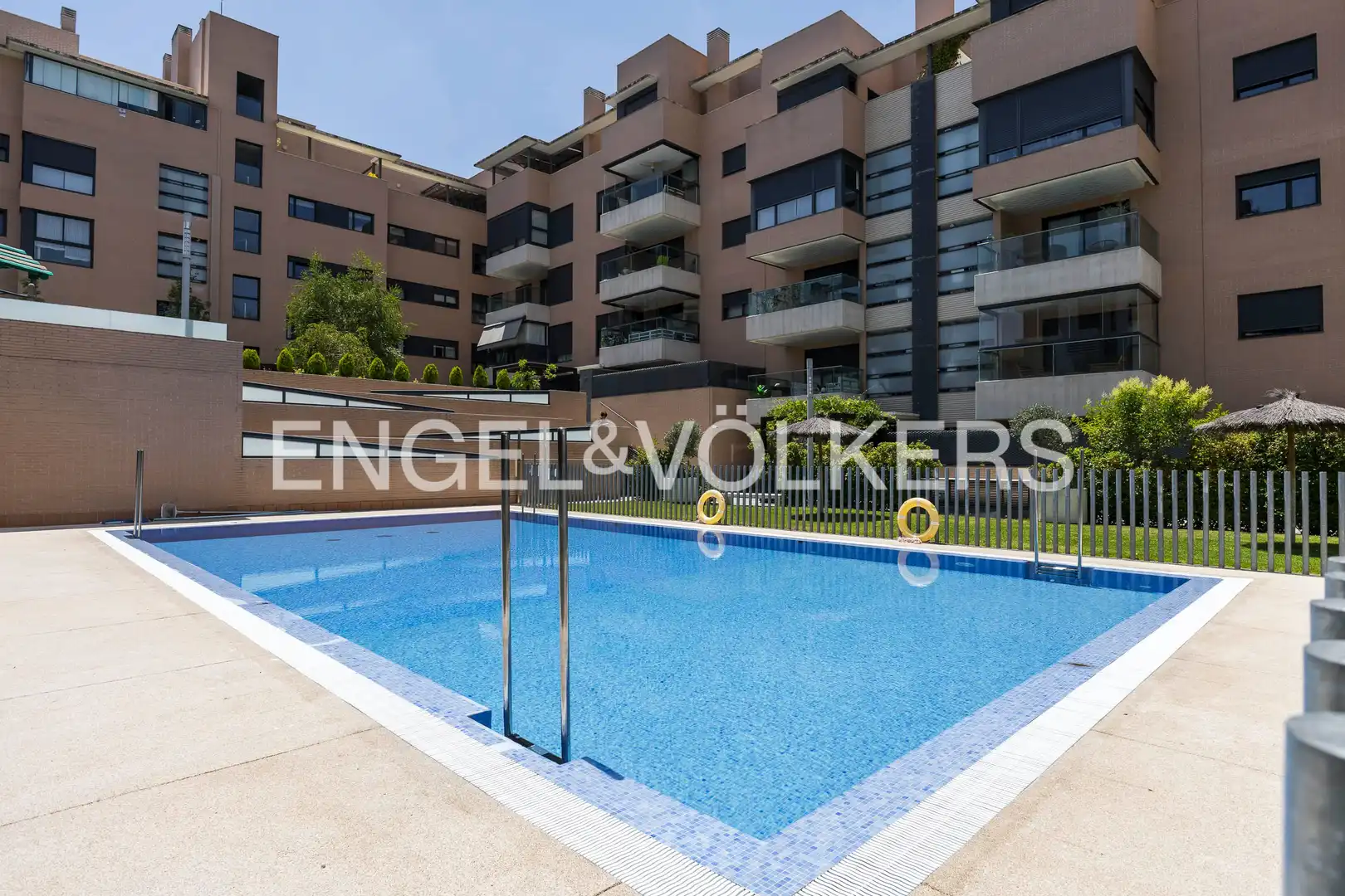 Appartamento con piscina in vendita a Encinar de los Reyes, imagen 2