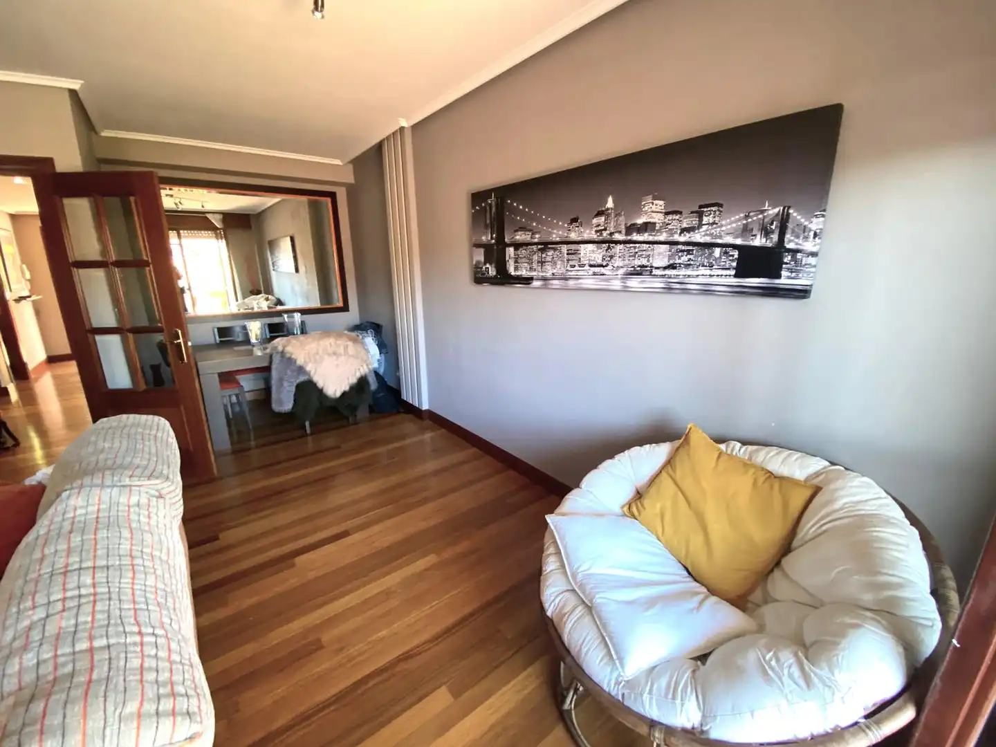 Sala d'estar de Casa adosada en venda en Castro-Urdiales amb Calefacció, Parquet i Terrassa