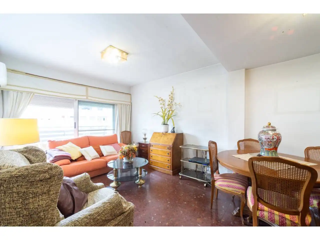 Living room of Flat for sale in Valencia  with Air Conditioner, Terrace and Furnished