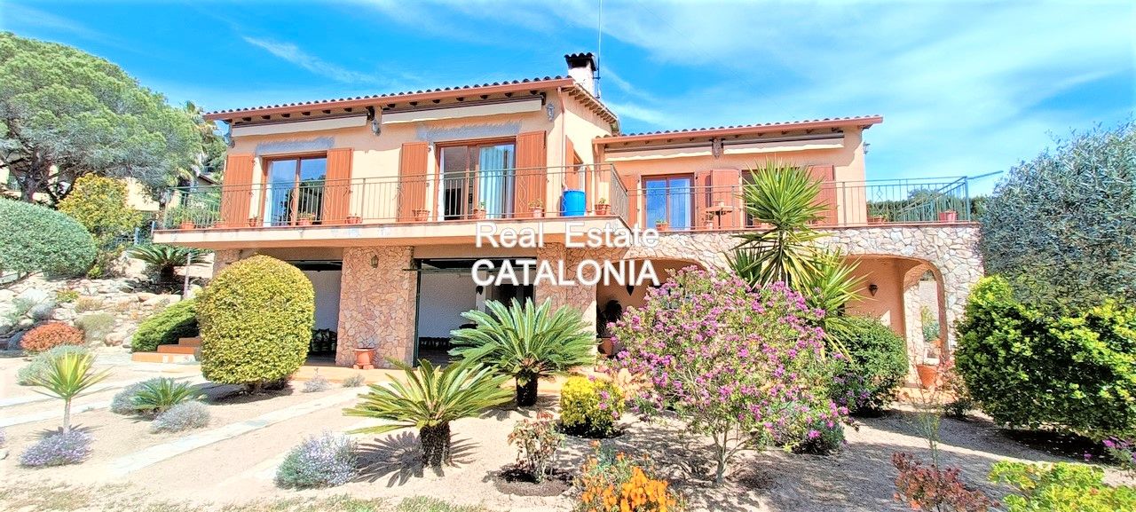 Vista exterior de Casa o chalet en venta en Lloret de Mar con Calefacción, Jardín privado y Terraza