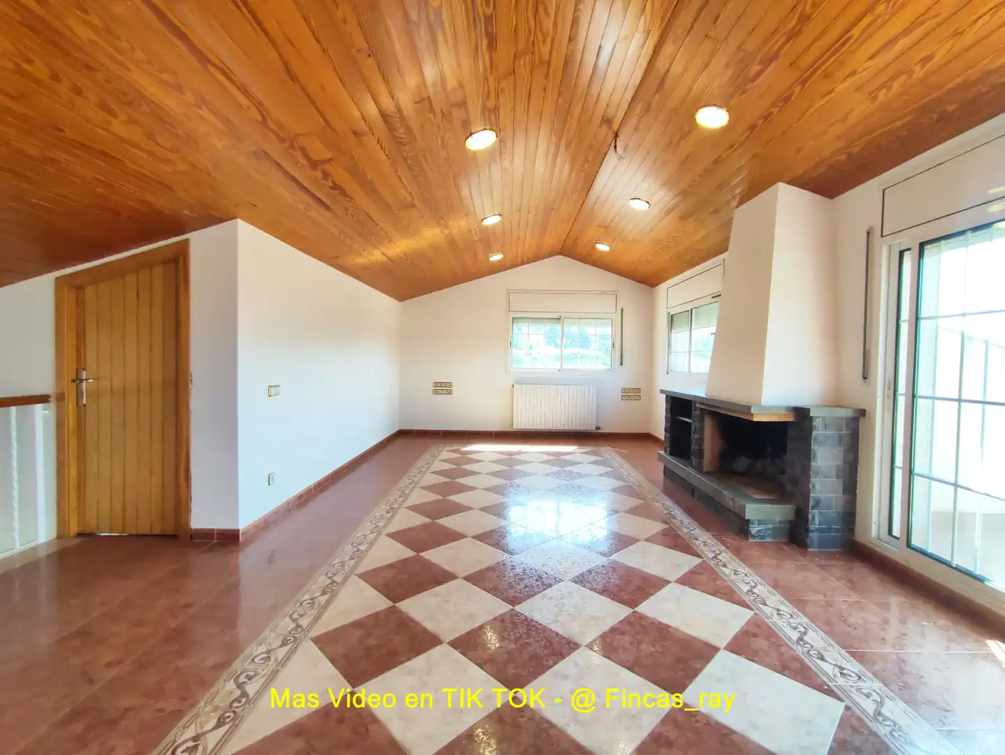Sala de estar de Casa o chalet en venta en Bigues i Riells del Fai con Calefacción, Jardín privado y Terraza
