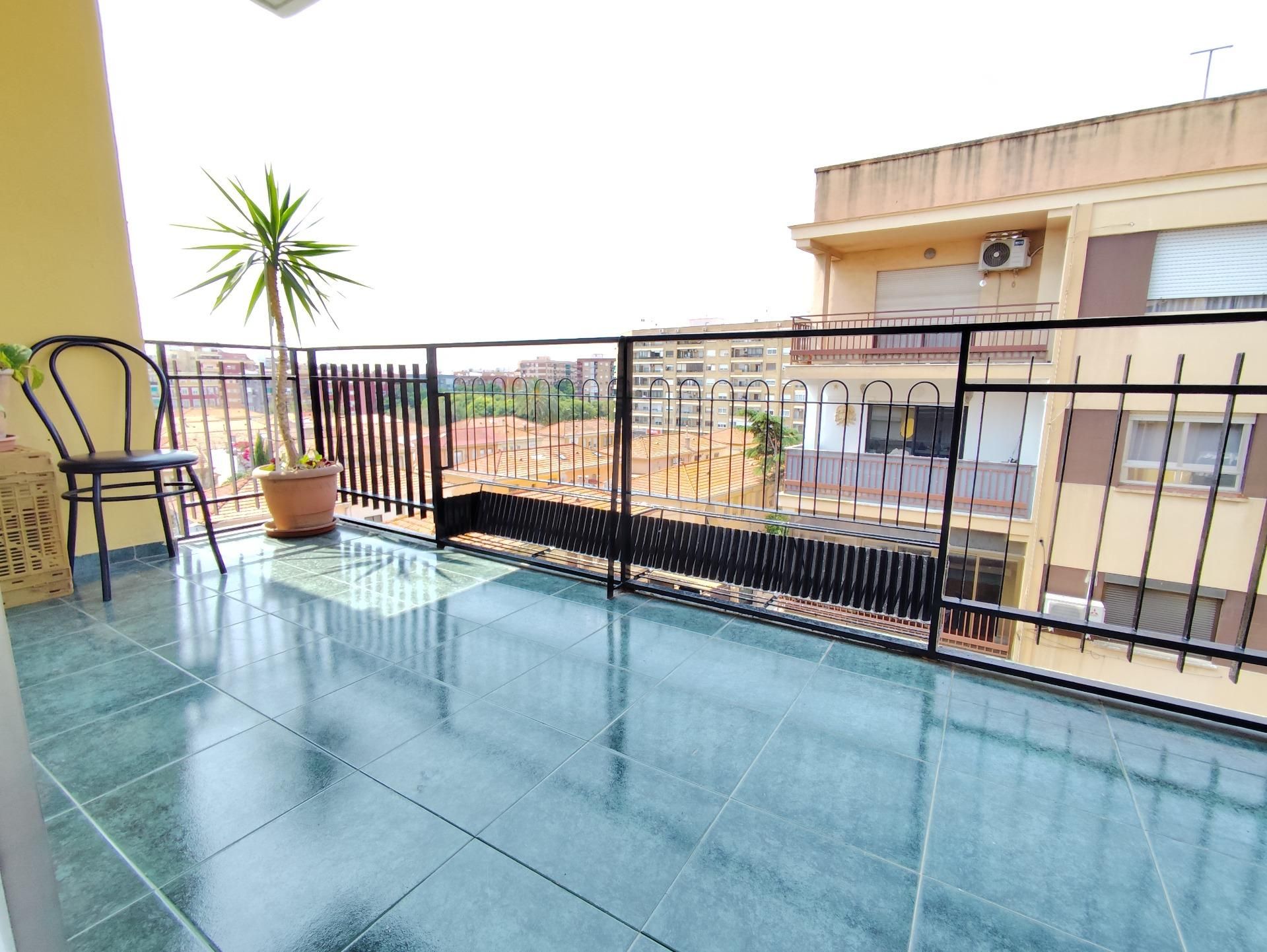 Terrassa de Pis de lloguer en  Valencia Capital amb Aire condicionat, Calefacció i Terrassa