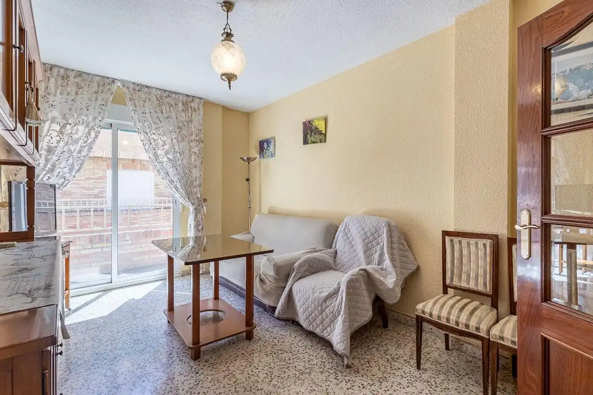 Flat with lift to rent in Beiro, imagen 2