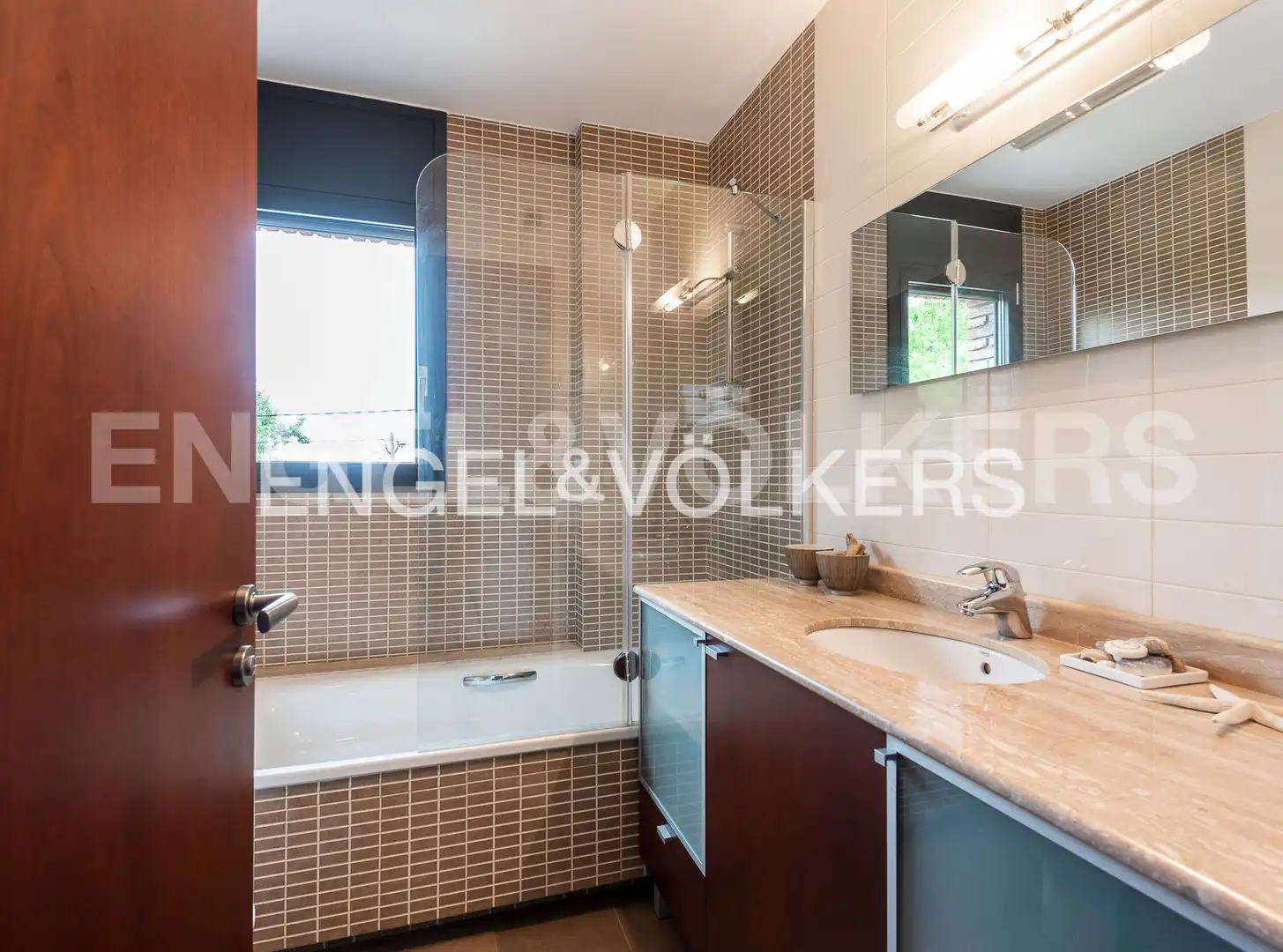 Bathroom of Houses for sale in Sant Cugat del Vallès  with Air Conditioner, Heating and Private garden