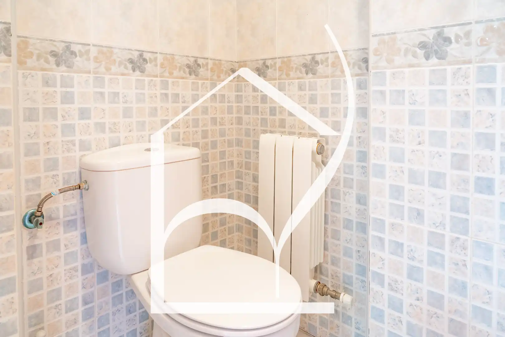 Baño de Piso en venta en Guijuelo con Calefacción, Parquet y Amueblado