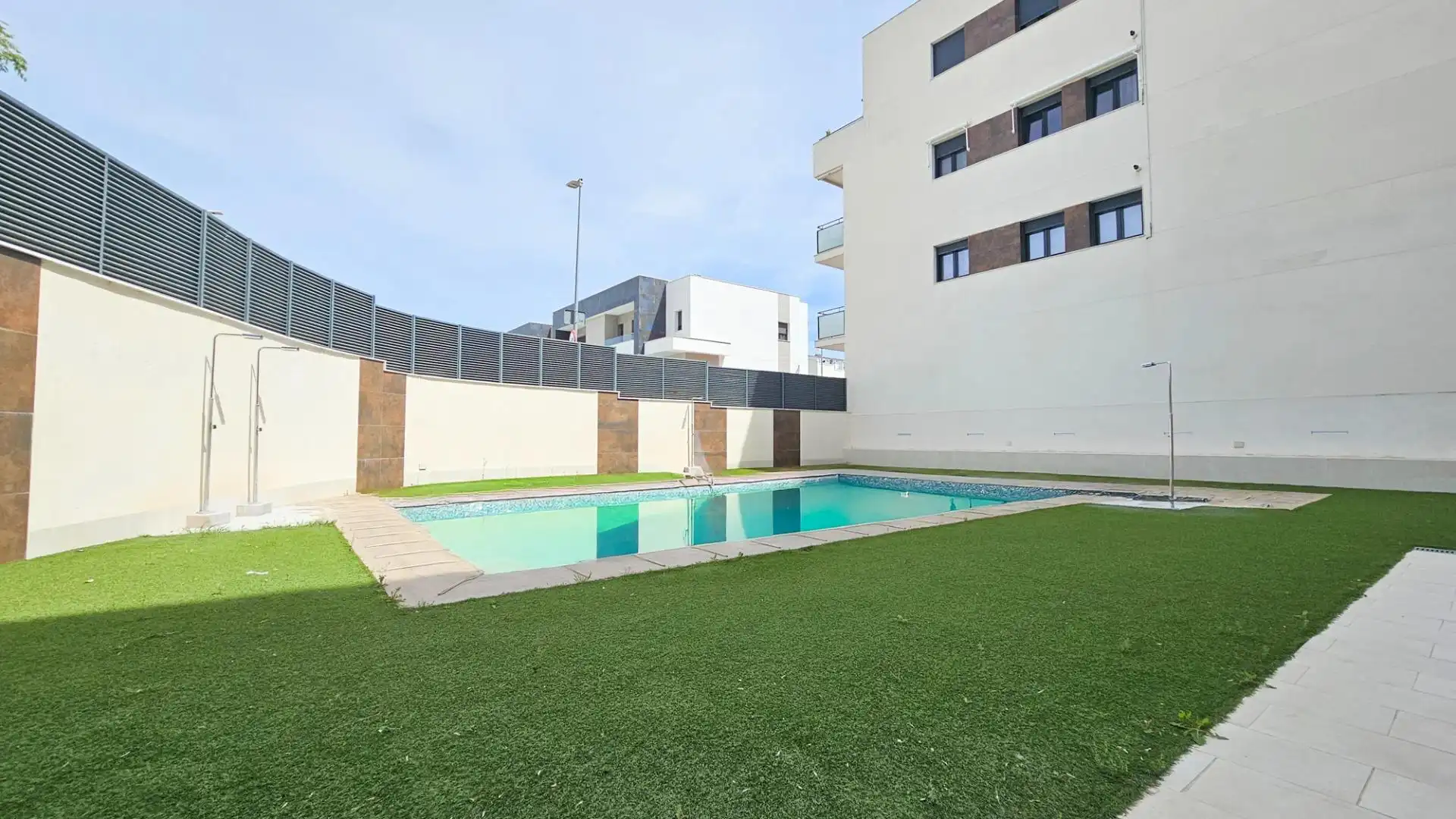 Piscina de Pis en venda en  Jaén Capital amb Aire condicionat, Calefacció i Terrassa