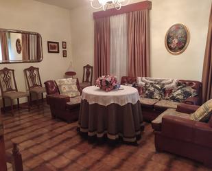 Sala d'estar de Casa o xalet en venda en Úbeda amb Terrassa i Moblat