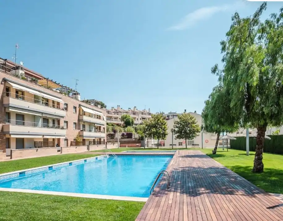 Piscina de Casa adosada en venta en Sant Andreu de Llavaneres con Aire acondicionado, Calefacción y Jardín privado